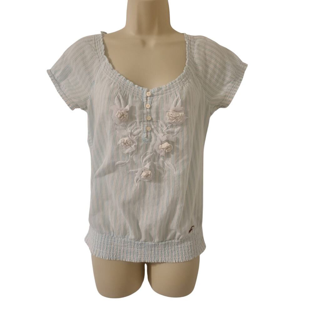 Hollister Blouse Small Peasant With Floral Embellishments Fashionable